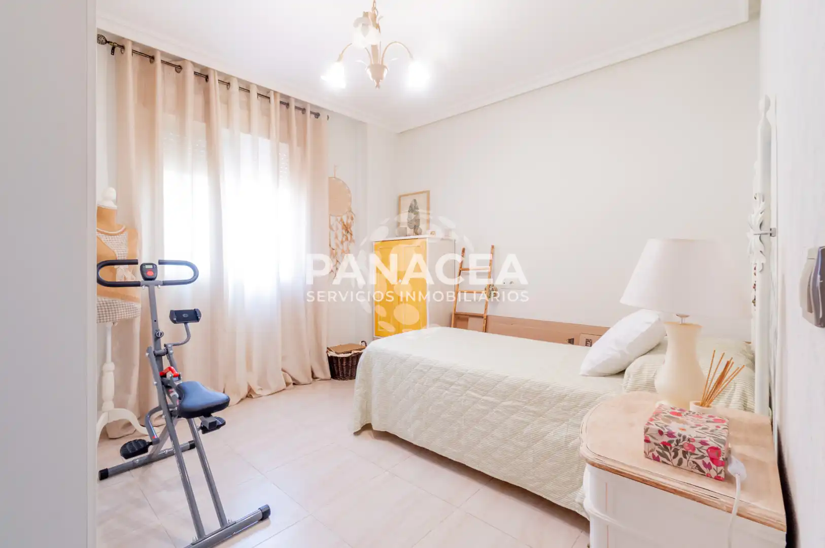 Schlafzimmer von Wohnung zum Verkauf in Roquetas de Mar mit Möbliert, Ofen und Mikrowelle