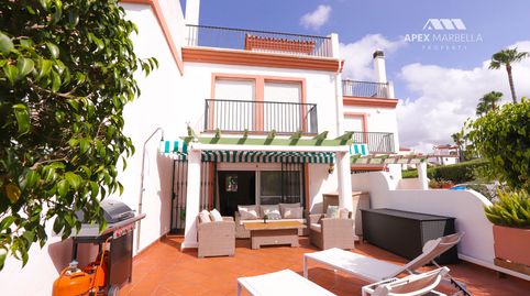 Foto 5 von Einfamilien-Reihenhaus zum Verkauf in Calle Fresno, 1, Cabopino - Artola, Marbella