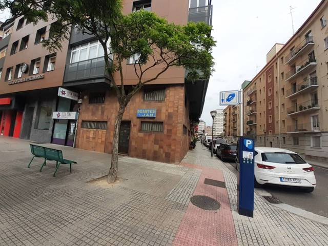 Local comercial en Alquiler en Los Vadillos - R. Sanitaria - Pozanos