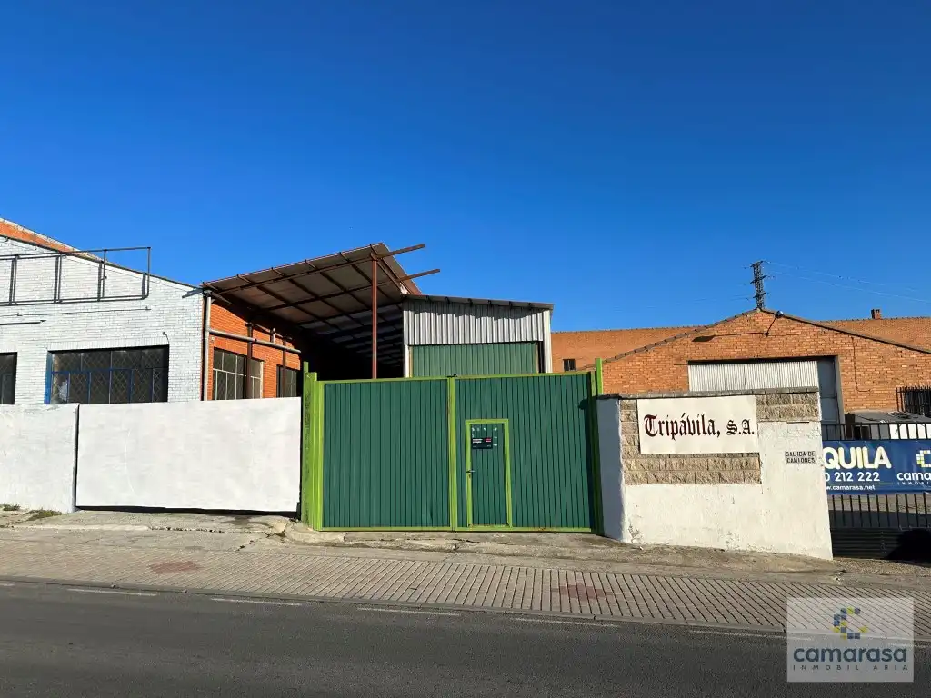 Außenansicht von Fabrikhallen zur Miete in Ávila