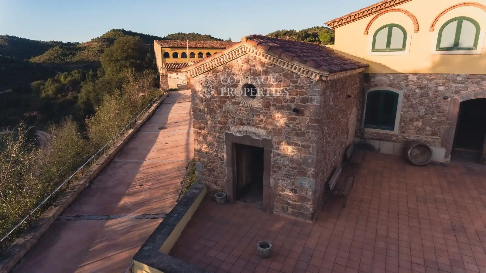 Vista exterior de Finca rústica en venda en Sant Llorenç Savall amb Calefacció i Piscina