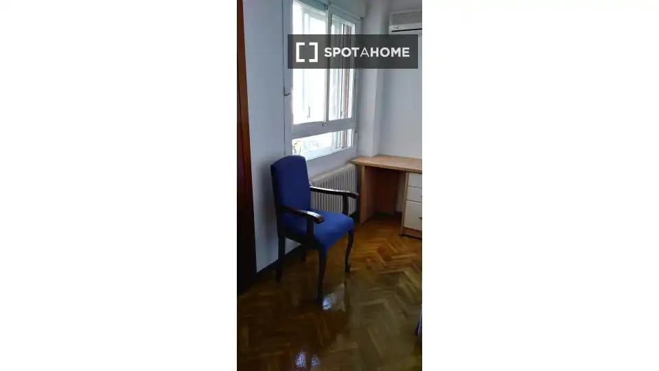 Room in Rosas - Musas