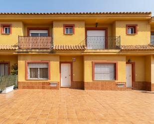 Vista exterior de Casa o xalet en venda en La Unión amb Aire condicionat, Terrassa i Balcó