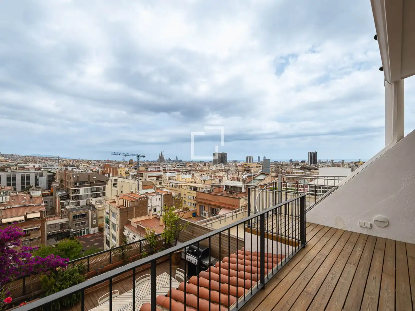 Terrasse von Dachboden zum Verkauf in Barcelona mit Klimaanlage, Terrasse und Balkon