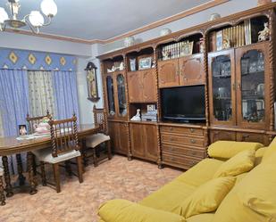 Living room of Flat for sale in  Zaragoza Capital  with Air Conditioner, Heating and Furnished