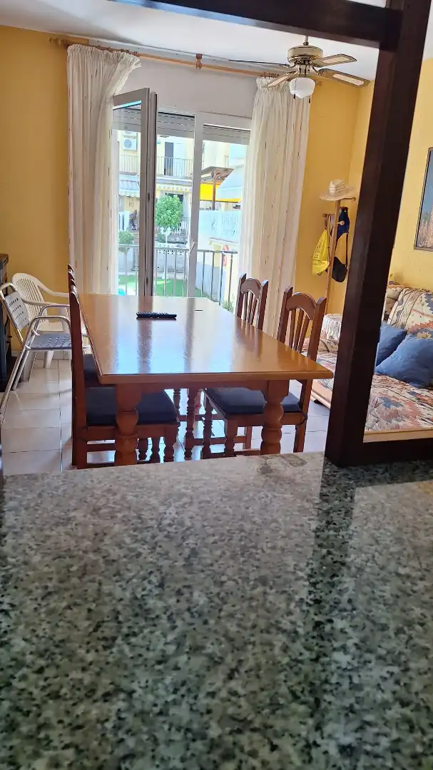 Esszimmer von Einfamilien-Reihenhaus zum Verkauf in Torredembarra mit Heizung, Privatgarten und Terrasse