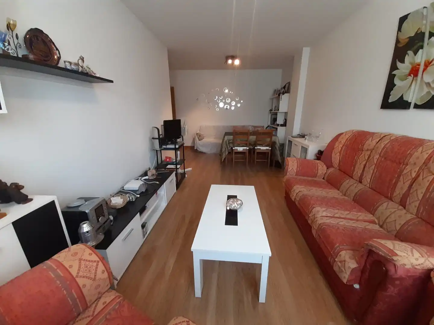 Sala de estar de Apartamento en venta en Morales del Vino con Parquet y Piscina comunitaria