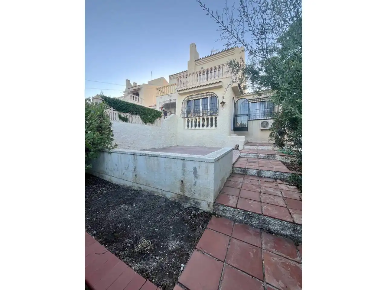 Vista exterior de Casa o xalet de lloguer en El Campello amb Aire condicionat, Terrassa i Moblat