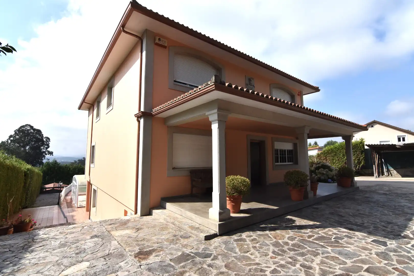 Vista exterior de Casa o chalet en venta en Bergondo con Calefacción, Jardín privado y Parquet