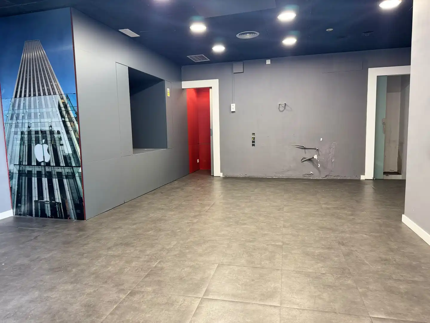 Local comercial en venda a Plaza Adrià 5
