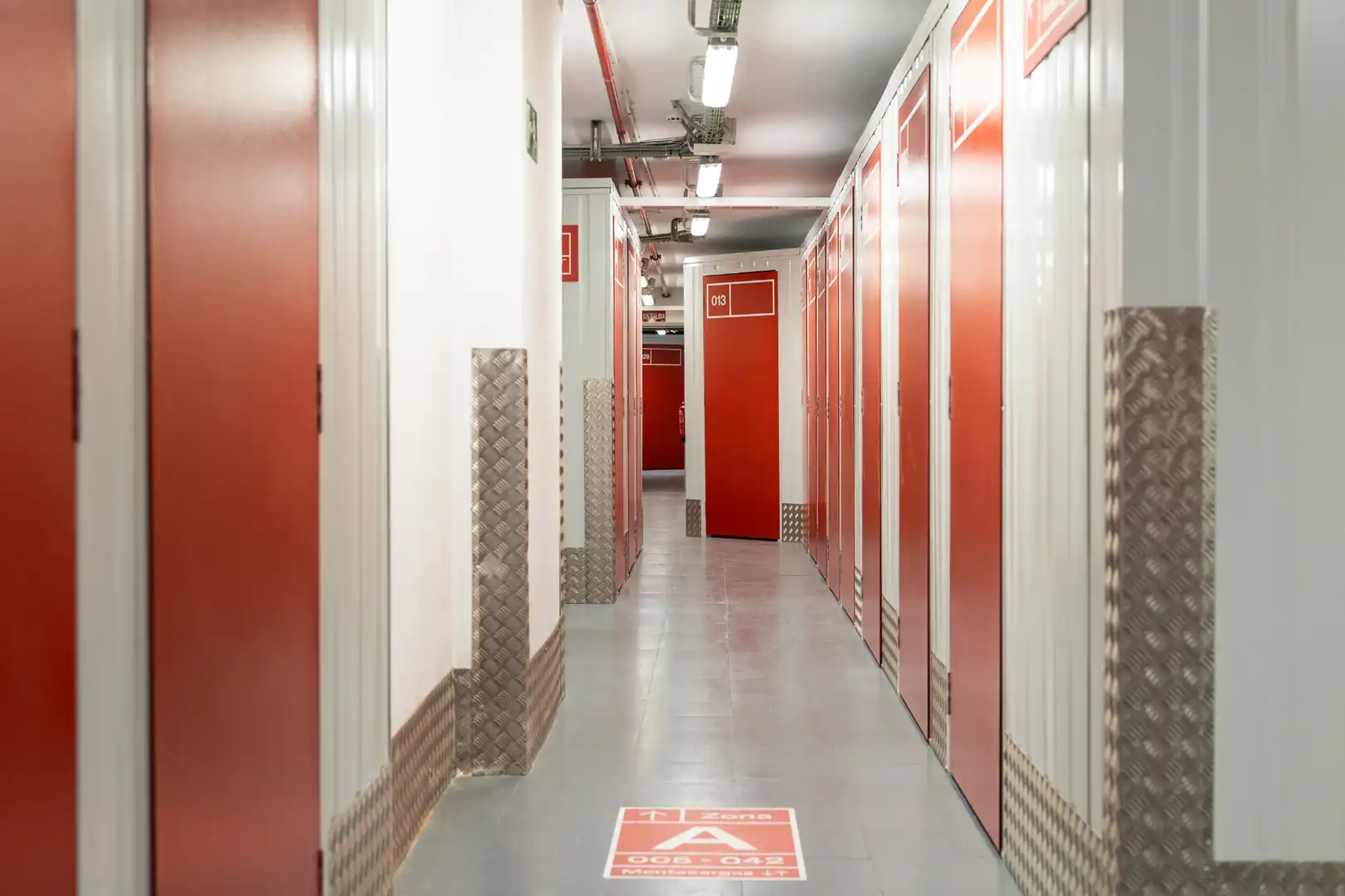 Trastero de alquiler en L'Hospitalet de Llobregat con Alarma