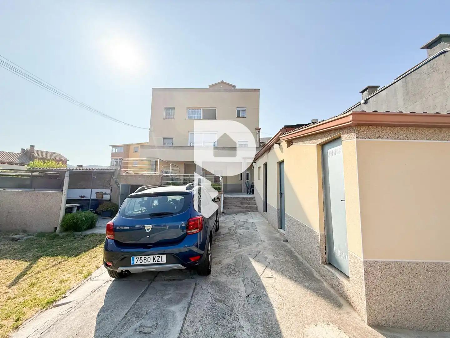 Parking of Houses for sale in Sant Vicenç Dels Horts  with Air Conditioner, Heating and Private garden