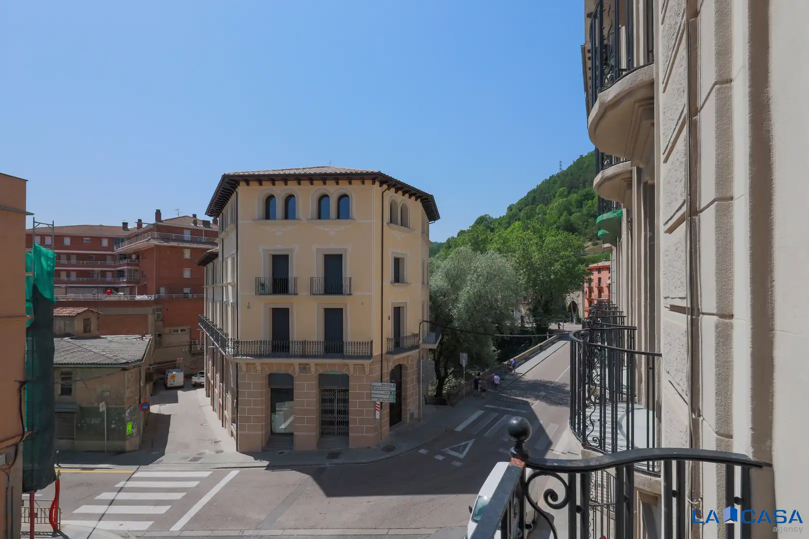 Vista exterior de Pis en venda en Ripoll amb Calefacció i Balcó