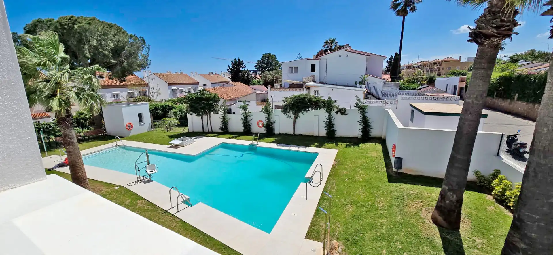 Piscina de Piso en venta en Torremolinos con Aire acondicionado, Calefacción y Terraza