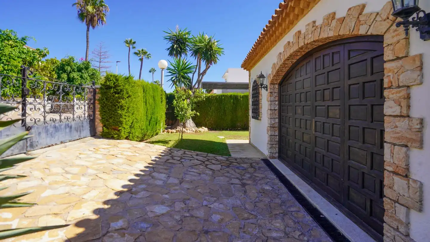 Casa amb terrassa en venda a Avinguda de la Armada Española, imagen 49