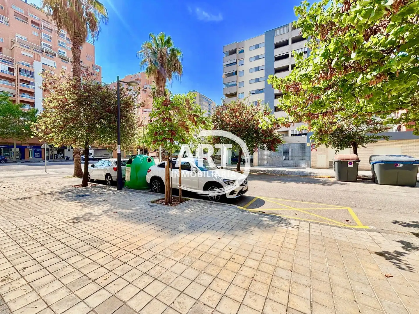 Vista exterior de Local en traspaso en Valencia con Aire acondicionado
