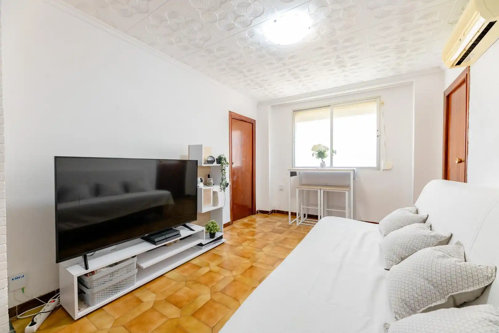 Habitación de Piso en venta en Valencia con Aire acondicionado y Alarma