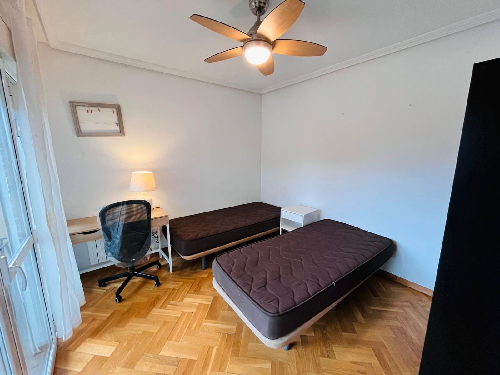 Dormitori de Pis per a compartir en Majadahonda amb Calefacció, Moblat i Rentadora