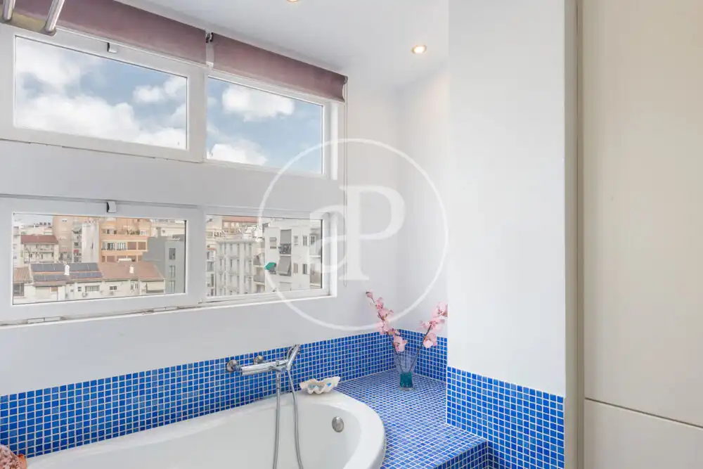Baño de Ático en venta en Valencia con Aire acondicionado, Calefacción y Terraza