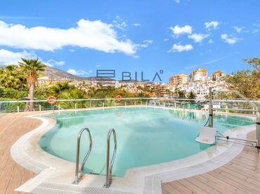 Pis amb piscina en venda a Manuel Mena Palma