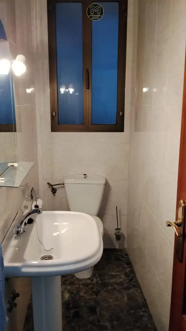 Bany de Pis de lloguer en Jaén amb Aire condicionat