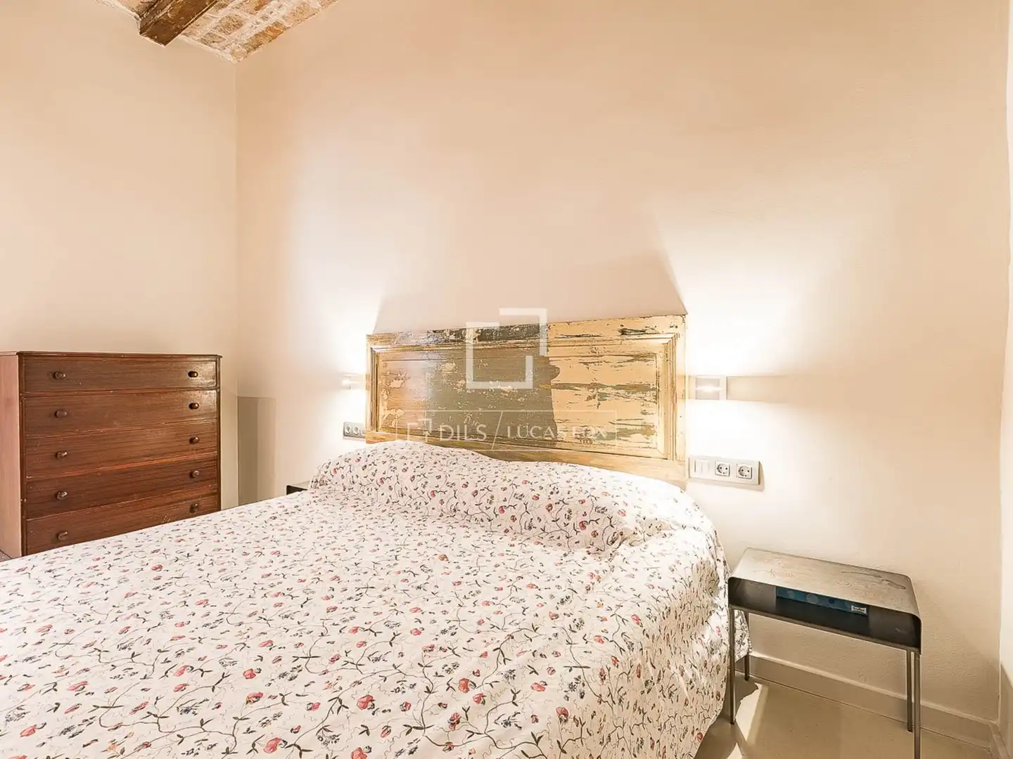 Schlafzimmer von Wohnung zum Verkauf in Barcelona mit Klimaanlage, Heizung und Möbliert