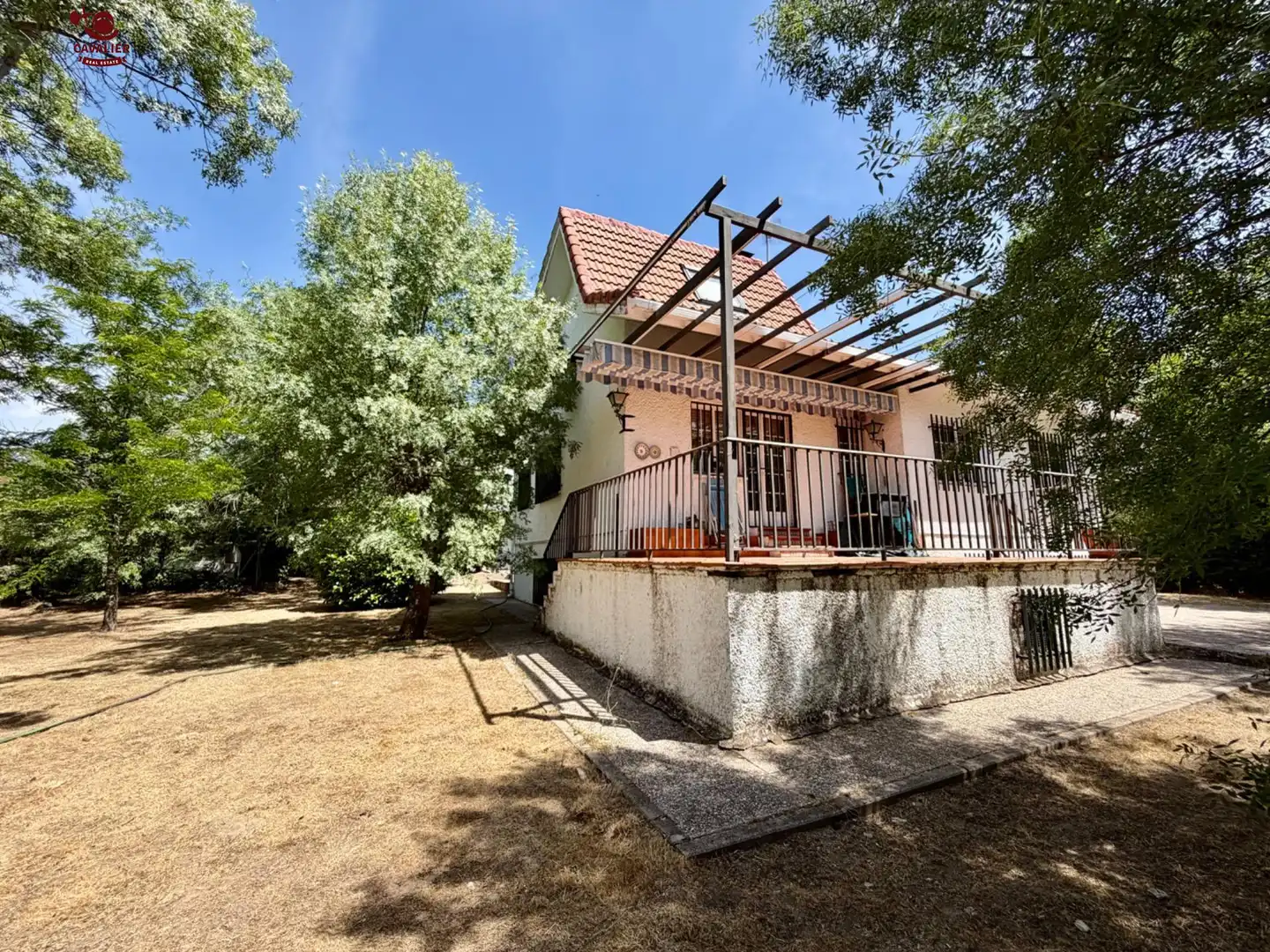Vista exterior de Casa o xalet en venda en Guadarrama amb Calefacció, Jardí privat i Terrassa