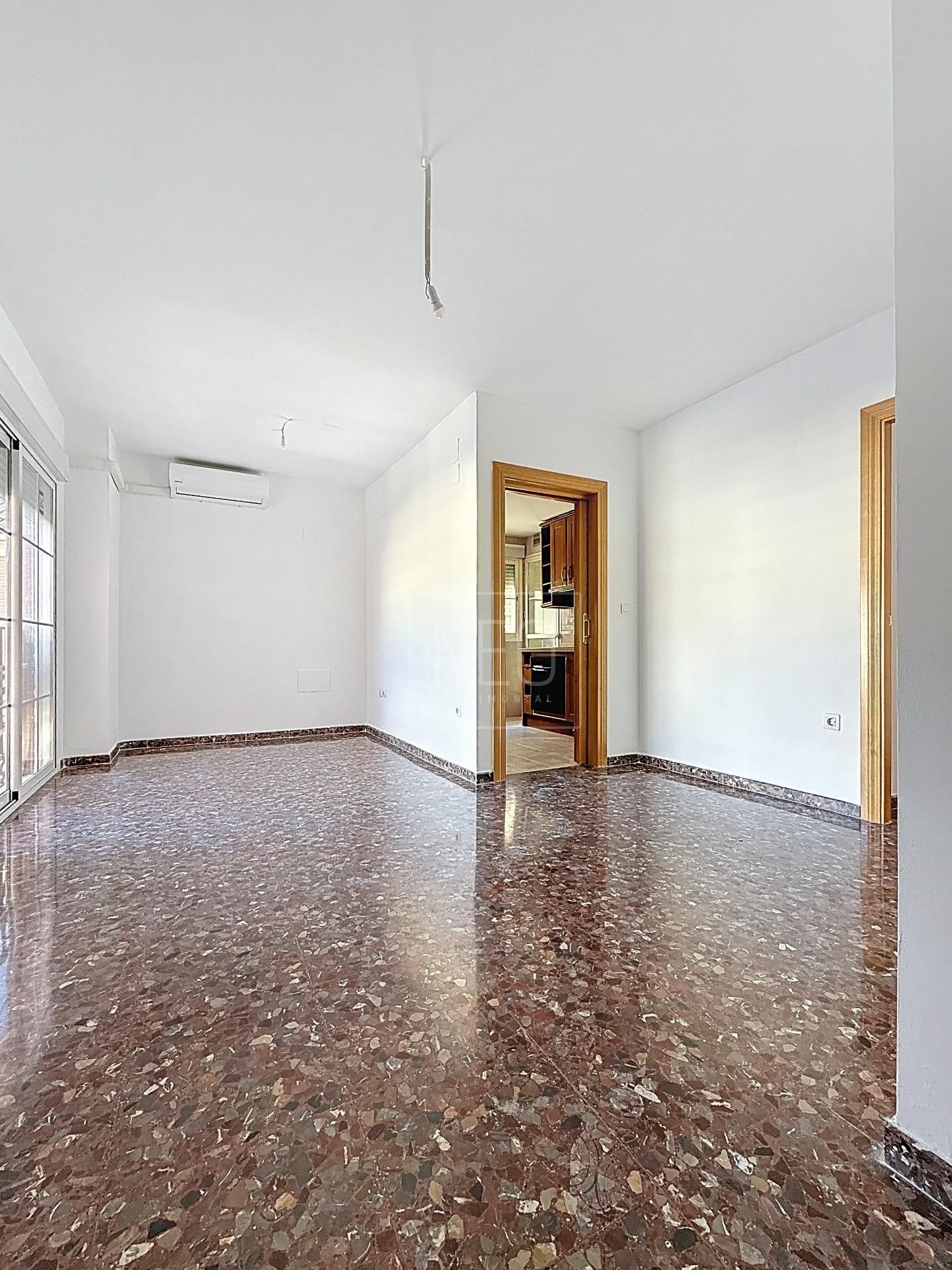 Flat for sale in Albolote  with Air Conditioner