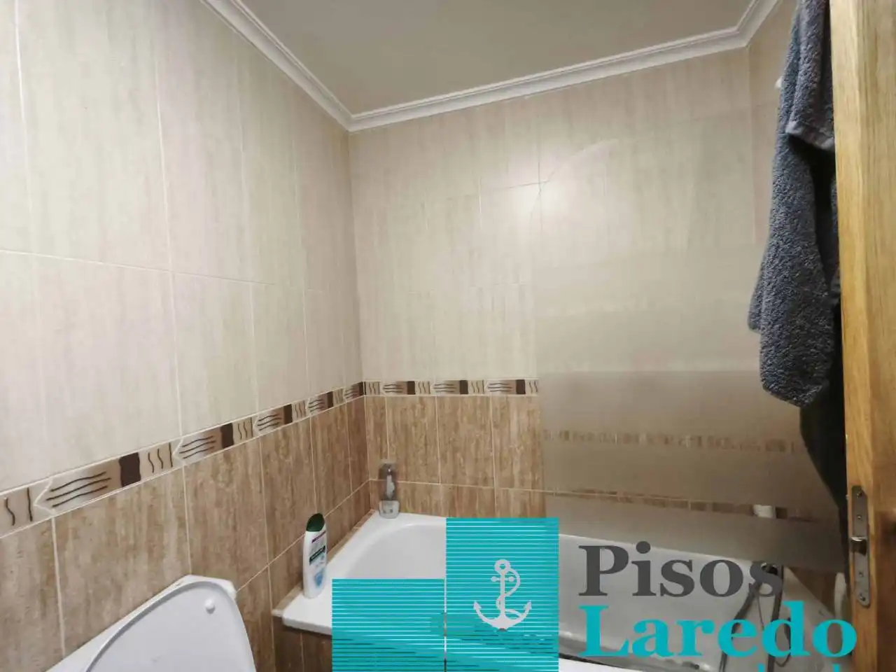 Bathroom of Flat for sale in Meruelo  with Heating, Private garden and Parquet flooring