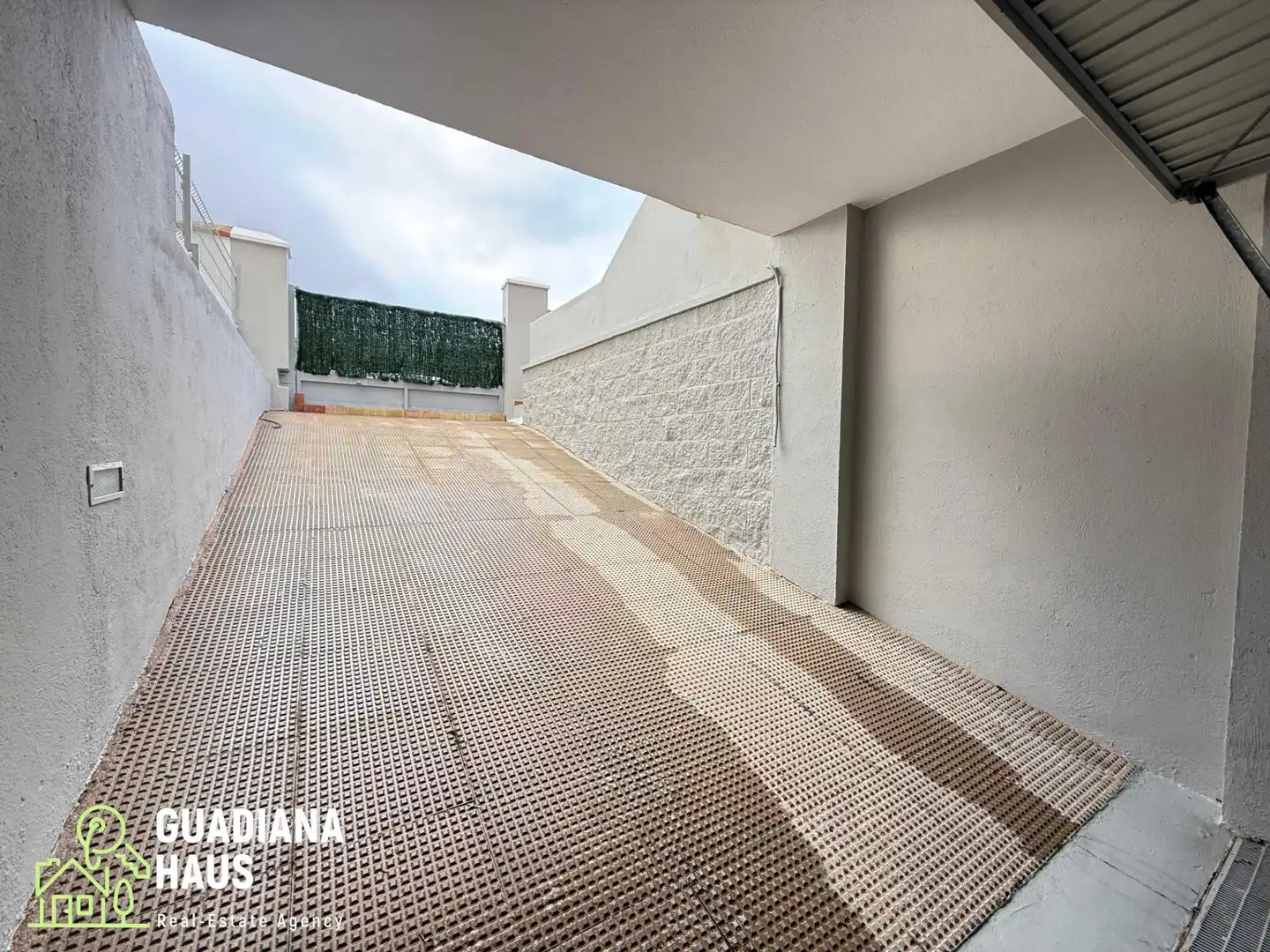 Vista exterior de Apartament en venda en Ayamonte amb Aire condicionat, Jardí privat i Terrassa