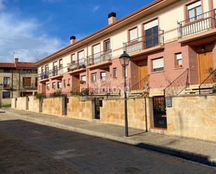 Vista exterior de Casa o xalet en venda en Samaniego amb Calefacció, Parquet i Terrassa