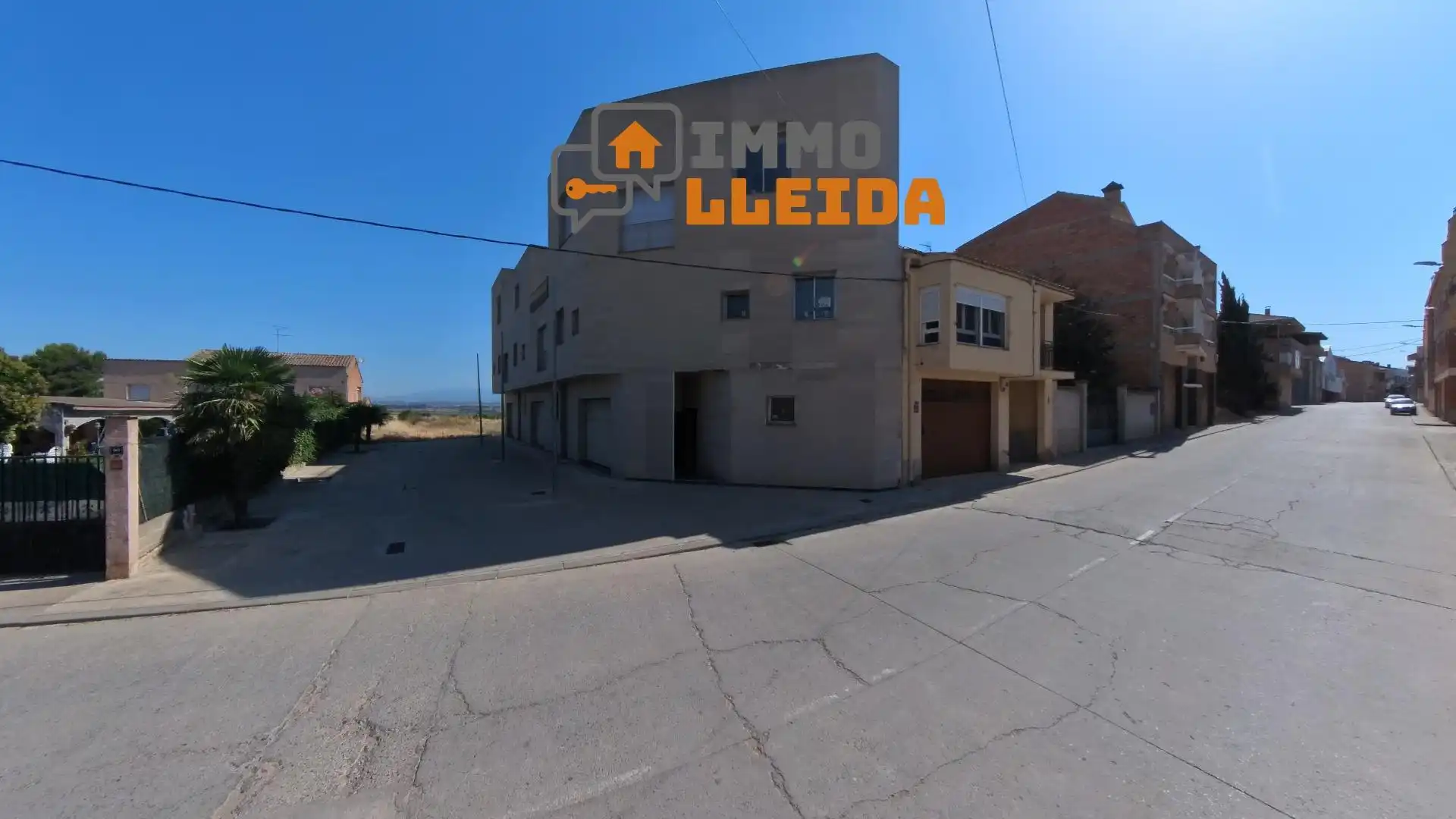 Vista exterior de Casa adosada en venda en Linyola amb Terrassa