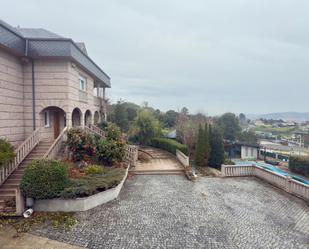 Vista exterior de Casa o xalet en venda en Barbadás amb Calefacció, Jardí privat i Terrassa