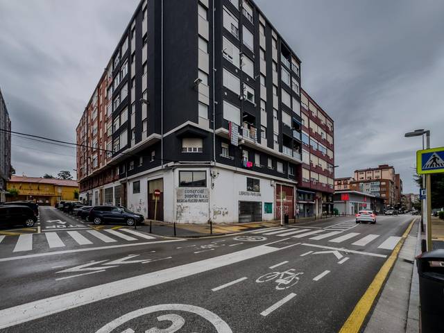 Local comercial en Venta en Calle del Padre Rábago en Inmobiliaria - Barreda