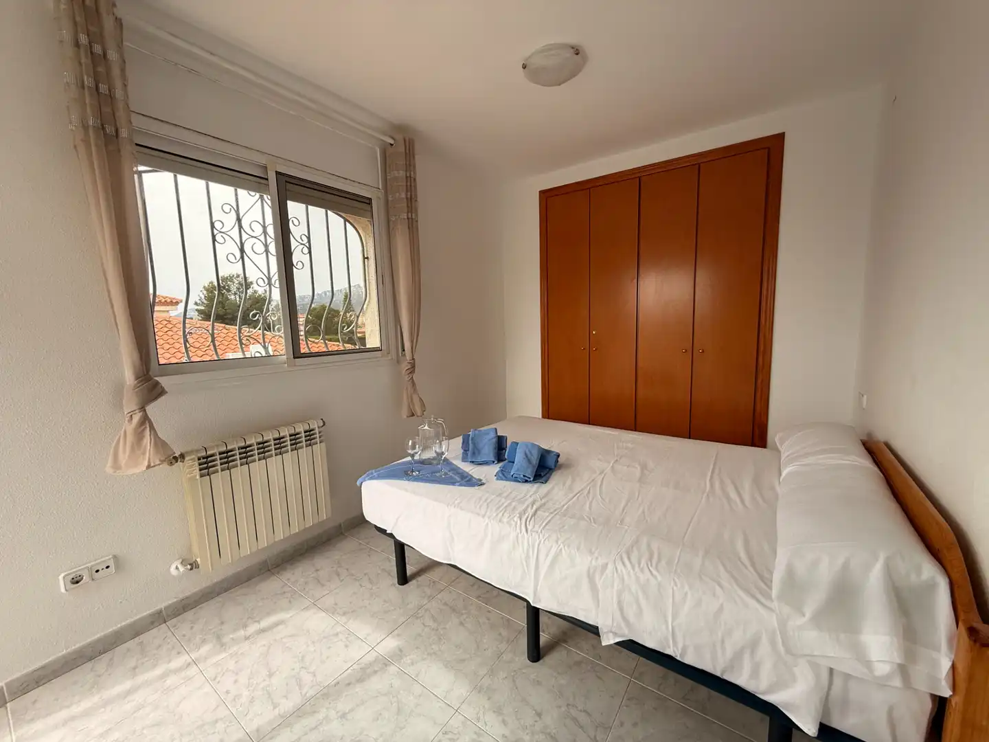 Dormitori de Casa o xalet en venda en Mont-roig del Camp amb Aire condicionat, Calefacció i Jardí privat