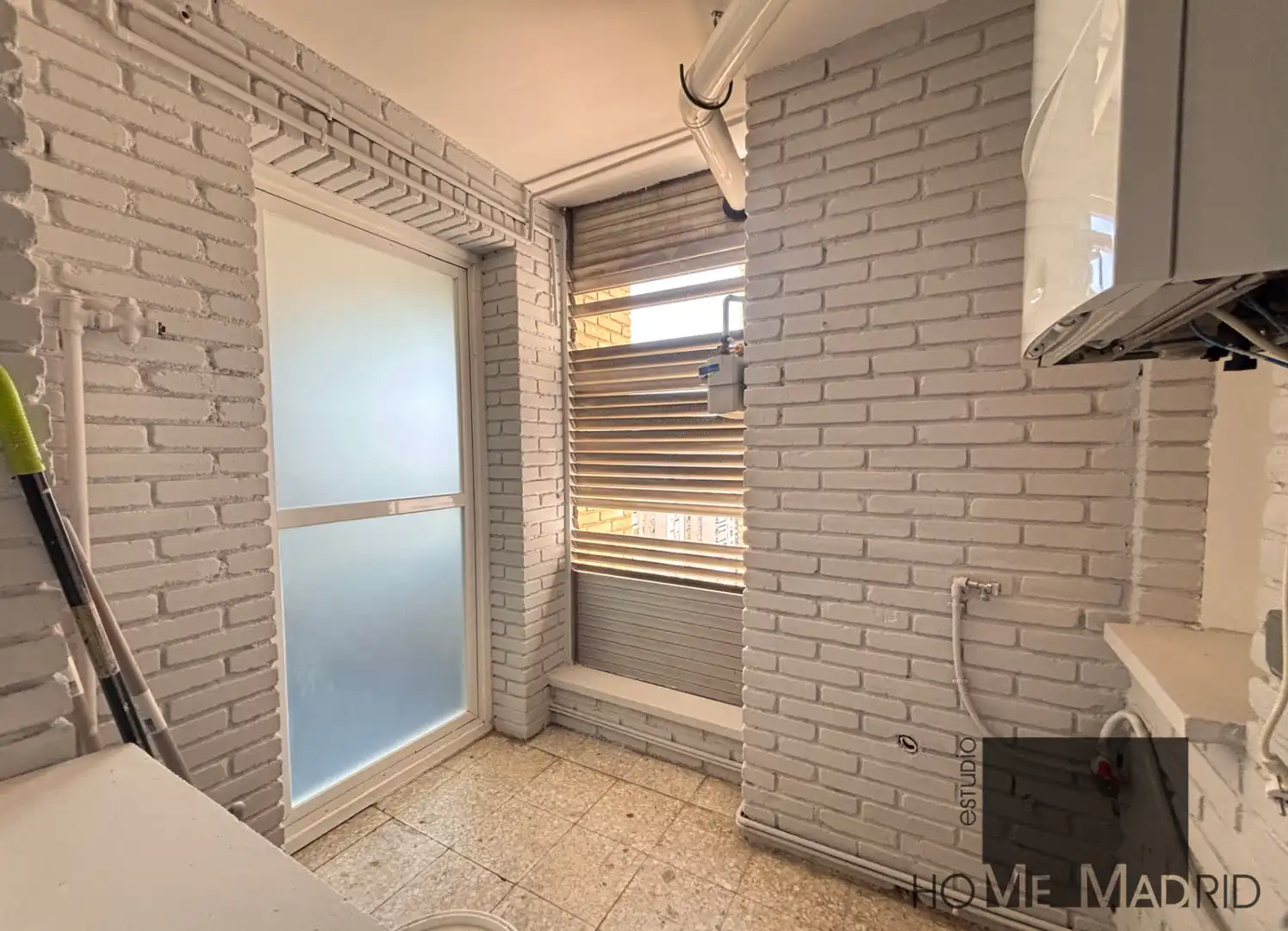 Bathroom of Flat for rent in Madrid  with Air Conditioner, Heating and Terrace