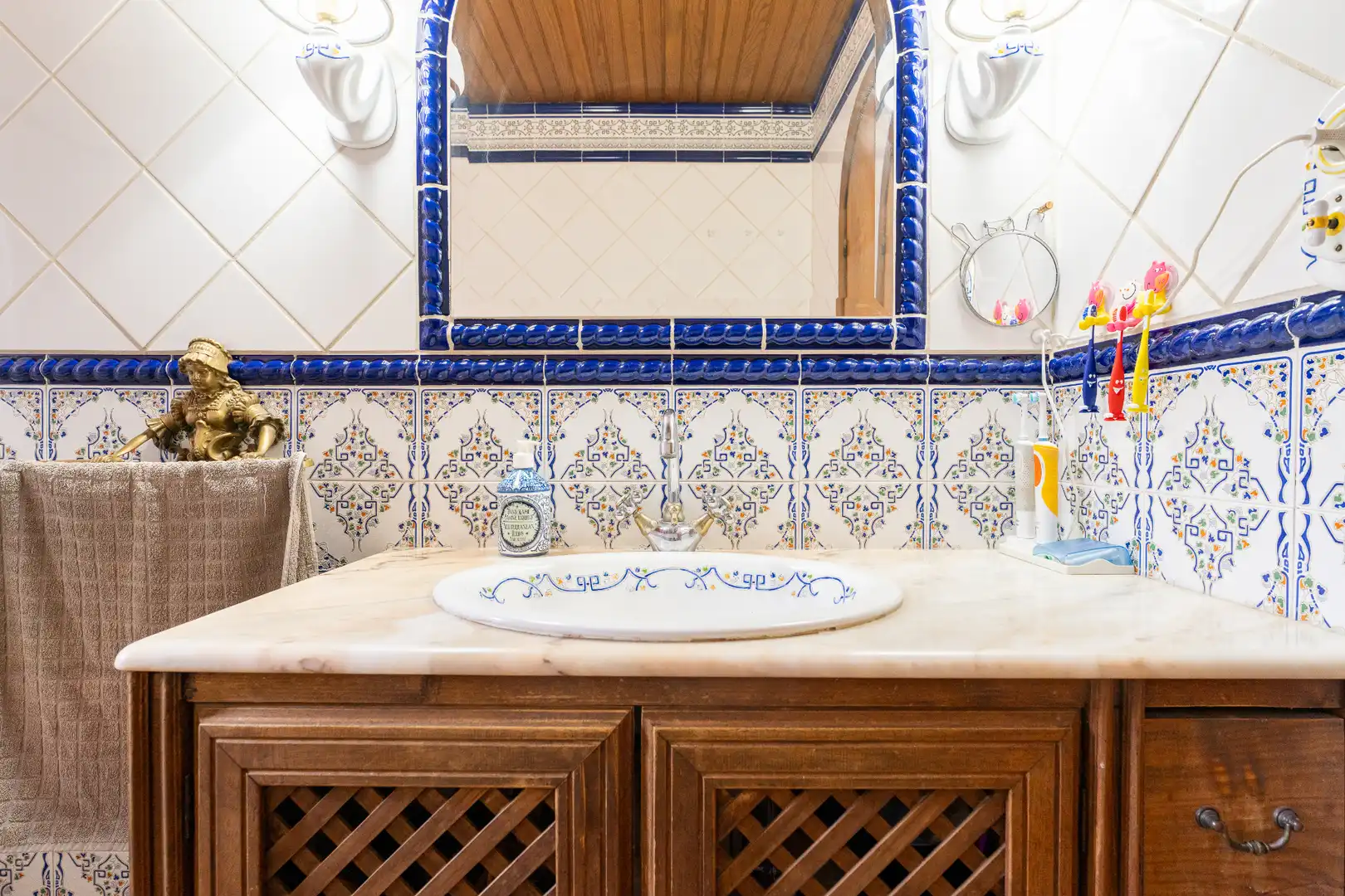 Badezimmer von Dachboden zum Verkauf in Reus mit Klimaanlage, Heizung und Parkett