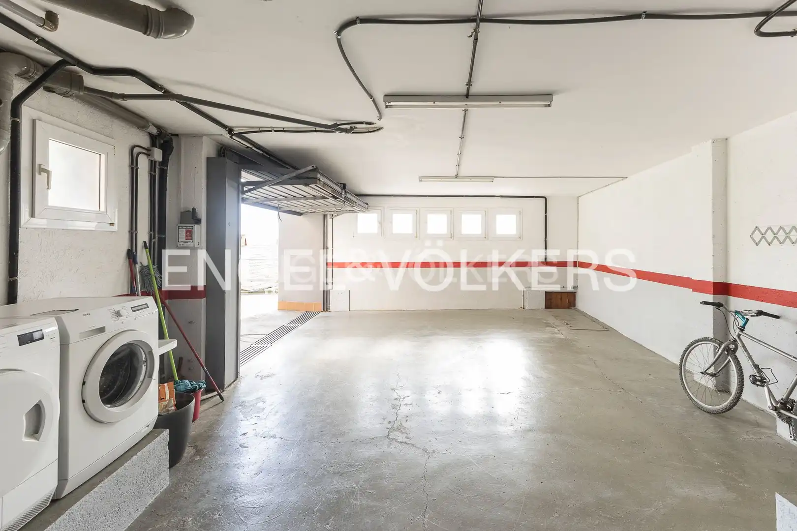 Houses for sale in Barcelona  with Air Conditioner, Heating and Private garden