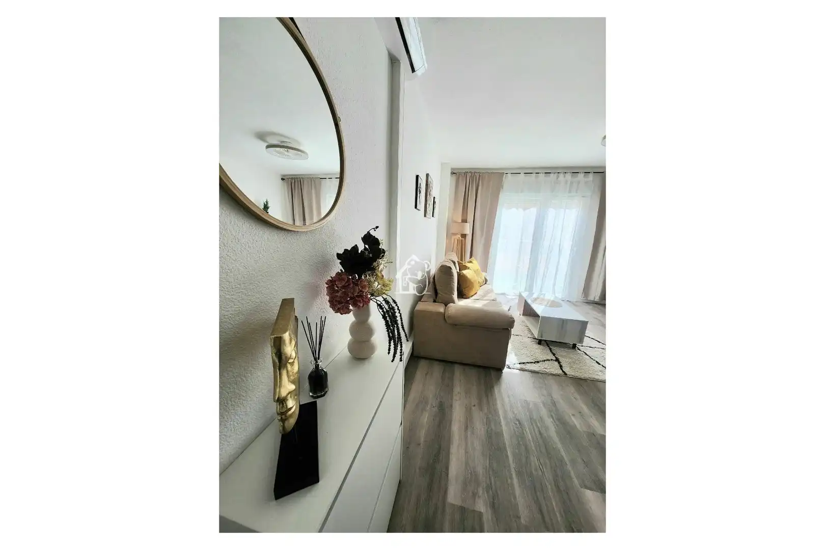 Sala d'estar de Àtic de lloguer en Torrevieja amb Aire condicionat, Terrassa i Moblat