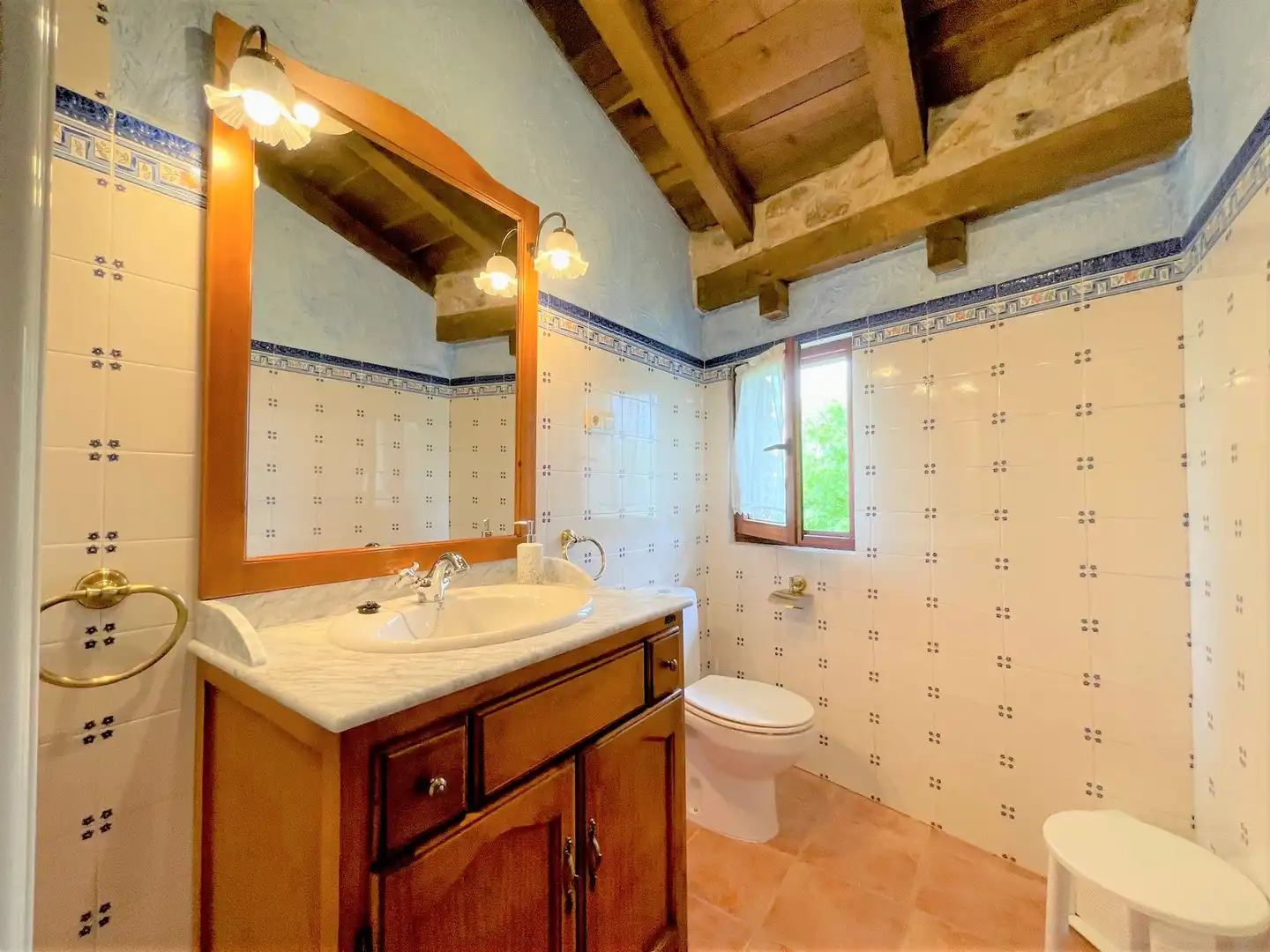 Badezimmer von Country house zum Verkauf in Villarcayo de Merindad de Castilla la Vieja mit Terrasse, Möbliert und Balkon