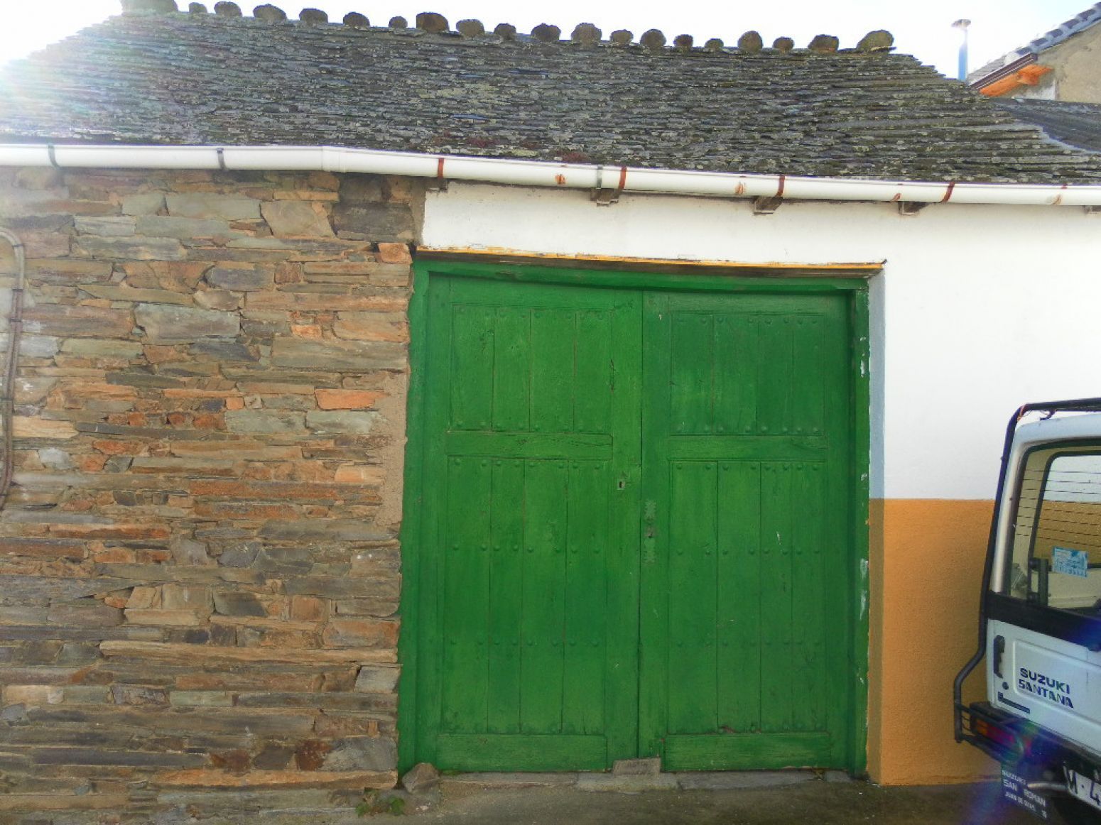 Vista exterior de Casa o xalet en venda en Lucillo amb Parquet i Traster