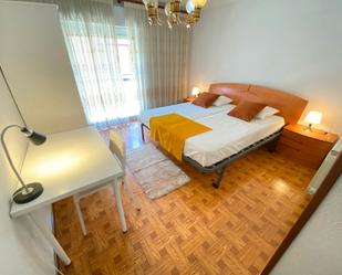 Bedroom of Flat to share in  Madrid Capital  with Heating, Washing machine and Internet