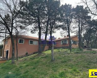 Exterior view of House or chalet for sale in Arcas del Villar  with Air Conditioner, Terrace and Swimming Pool