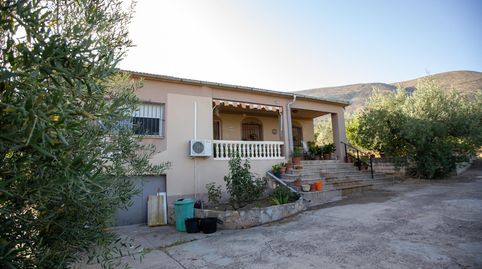 AMPLIO CHALET EN ALMUDAINA