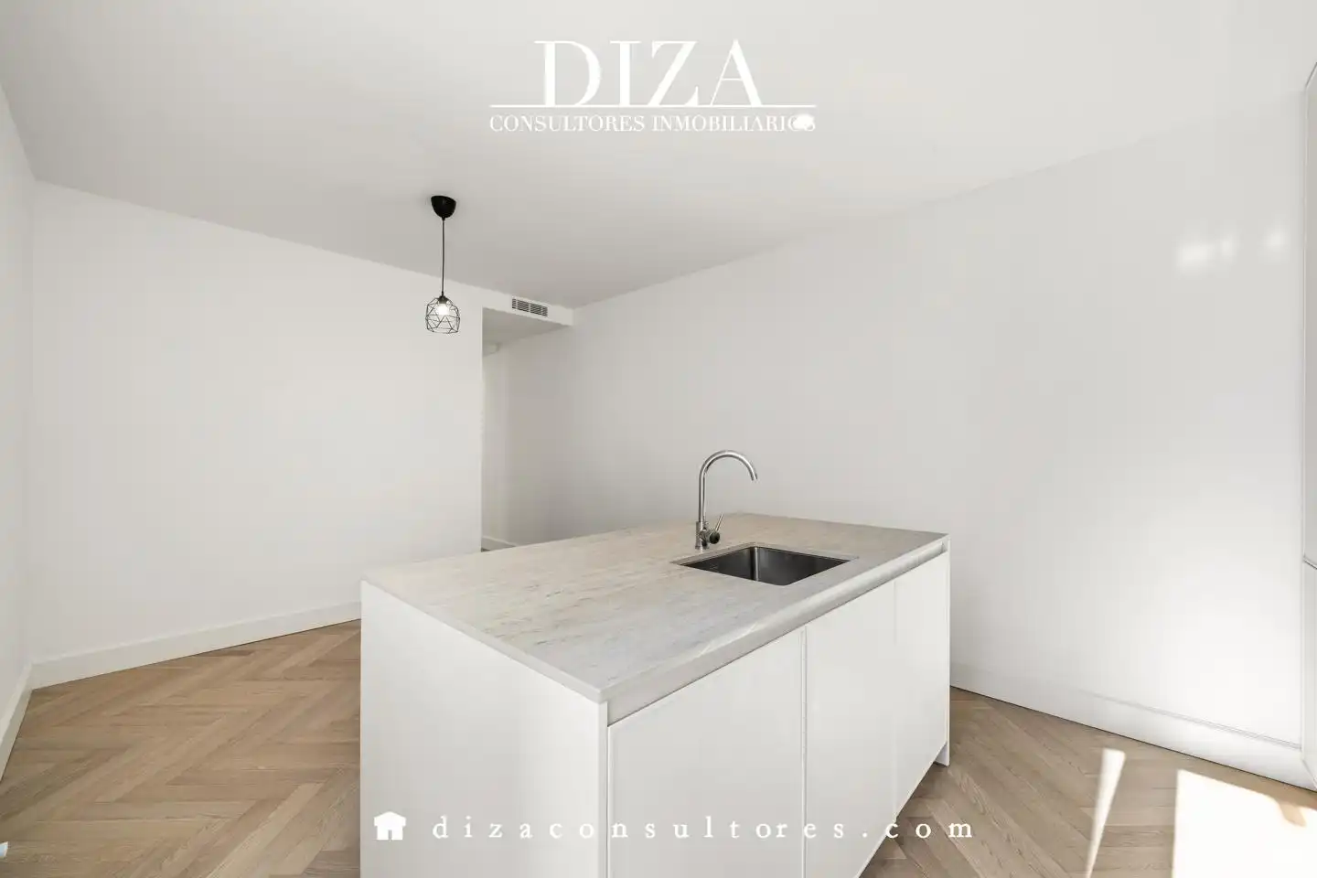 Kitchen of Flat for sale in Madrid  with Air Conditioner, Heating and Parquet flooring