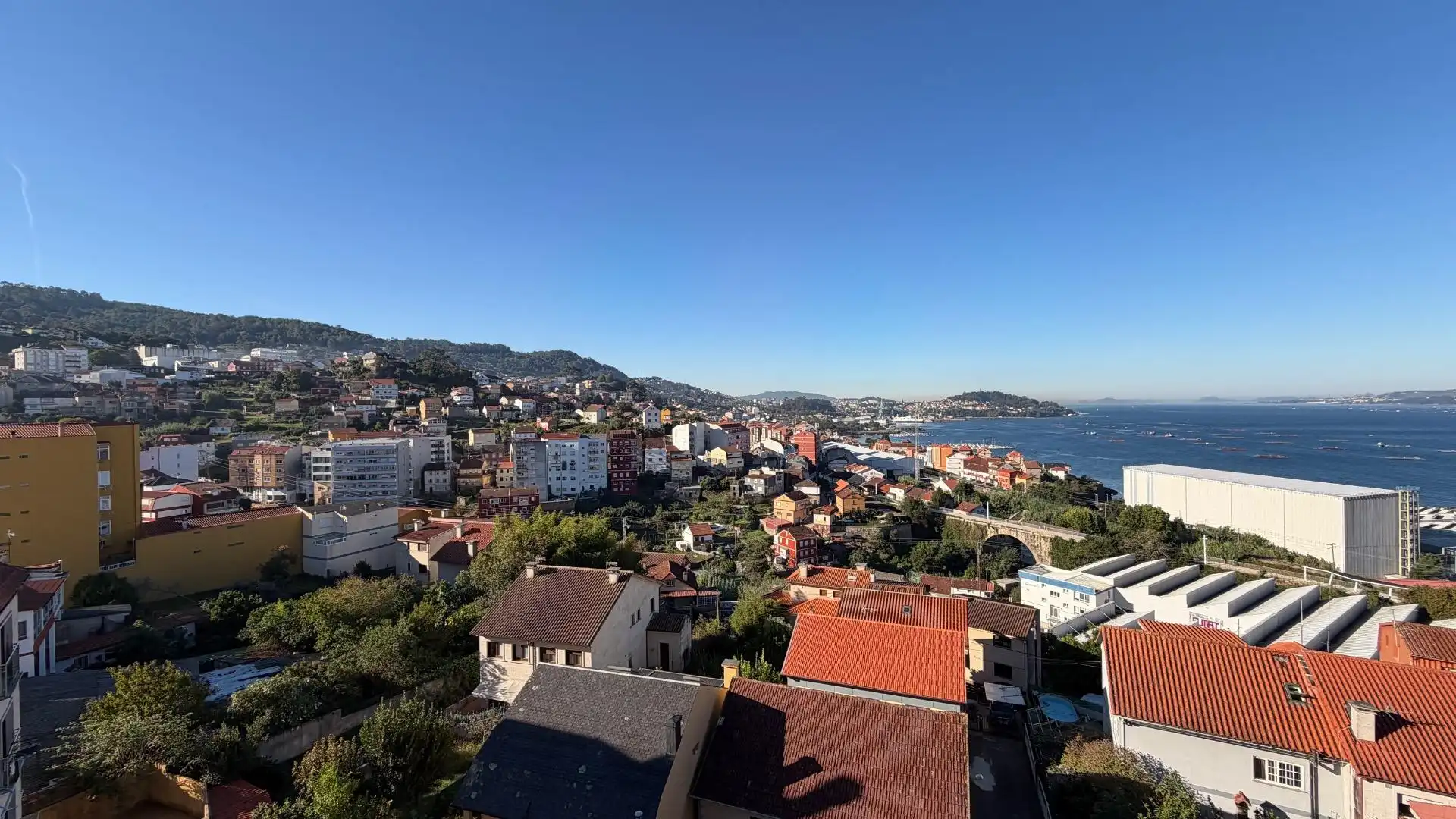 Vista exterior de Pis en venda en Redondela amb Calefacció i Terrassa