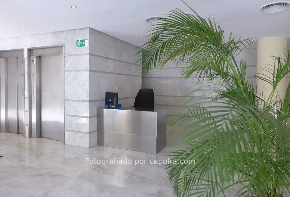 Ufficio con ascensore in affitto a carretera Reial, imagen 26