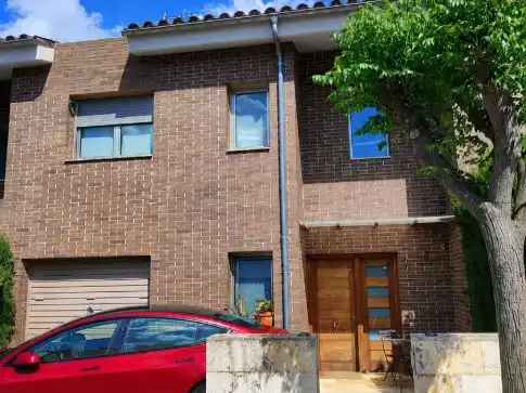 Adosado con jardín en venta en Can brunomestre 3
