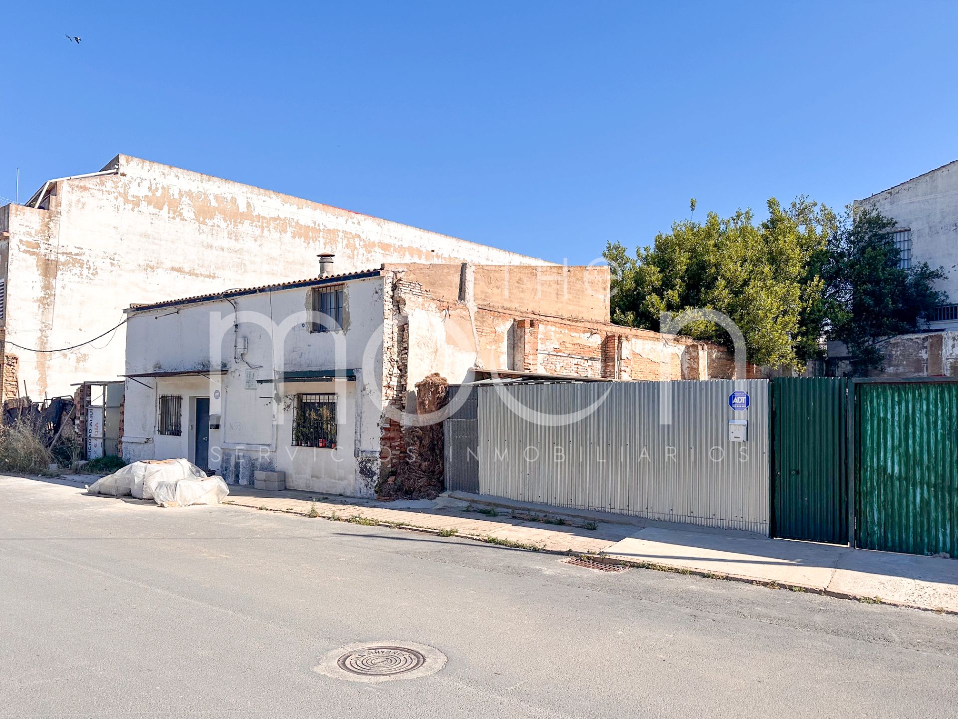 Exterior view of Single-family semi-detached for sale in  Huelva Capital