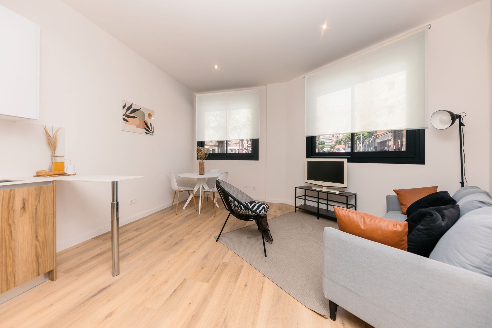 Living room of Flat for sale in Cornellà de Llobregat  with Air Conditioner, Heating and Parquet flooring
